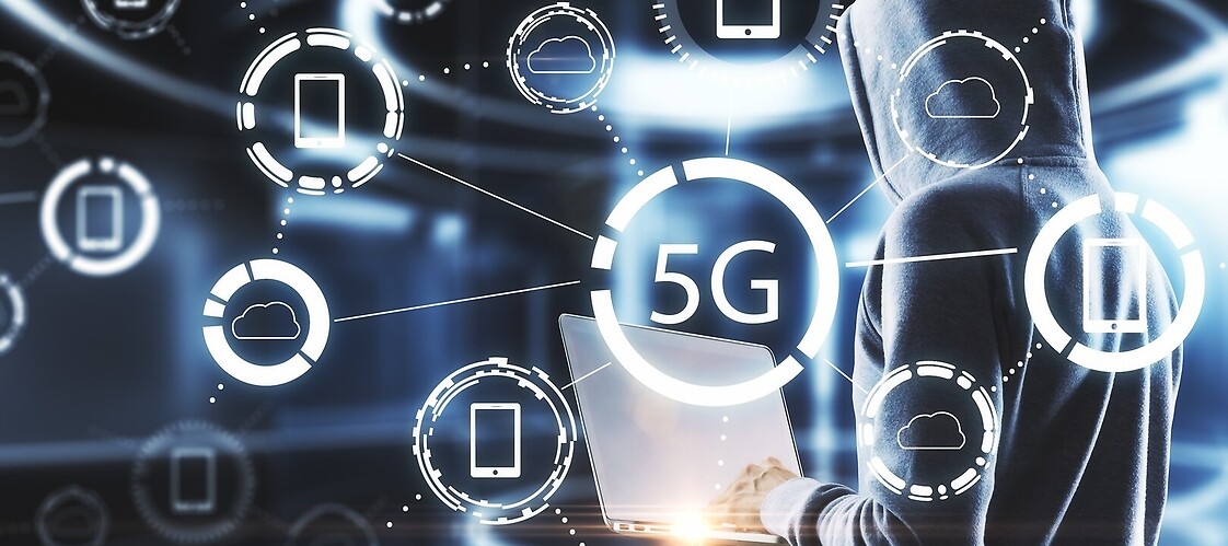 Infographic with 5G in the central section and icons surrounding the caption representing mobile services