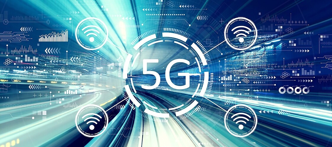 Grafika z napisem 5G i symbolem internetu mobilnego