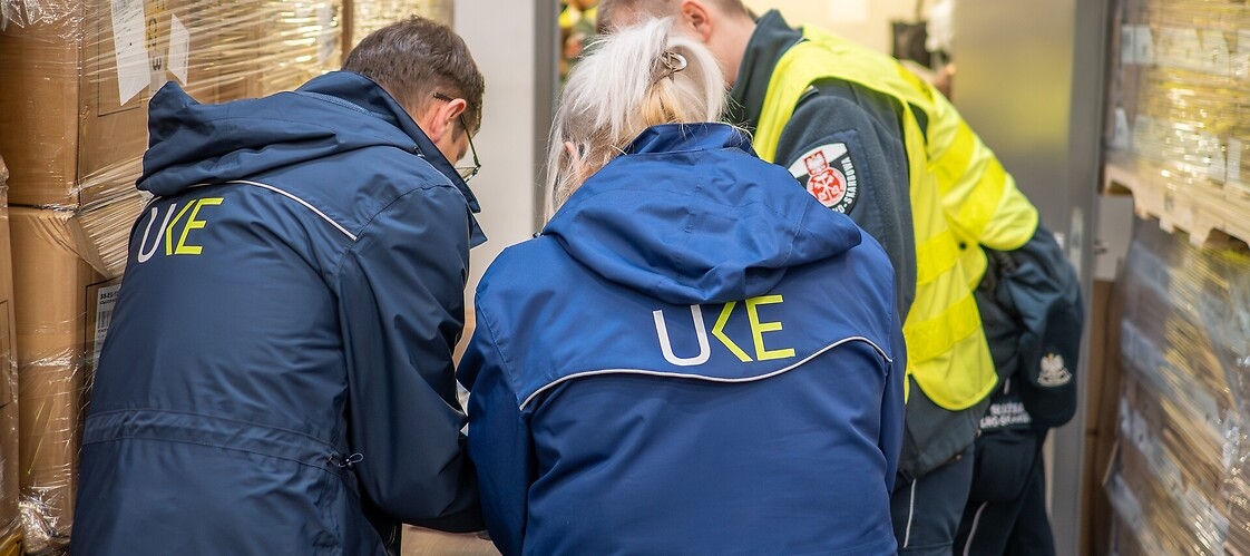 Udział UKE w kontrolach przesyłek e-commerce prowadzonych przez KAS